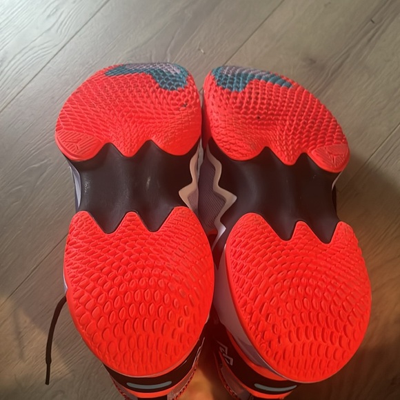 Jordan Russell Westbrook Basketball Shoes - Picture 6 of 6